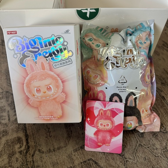 Authentic POP MART Labubu – Love (Biginto Energy Series) - Picture 3 of 8
